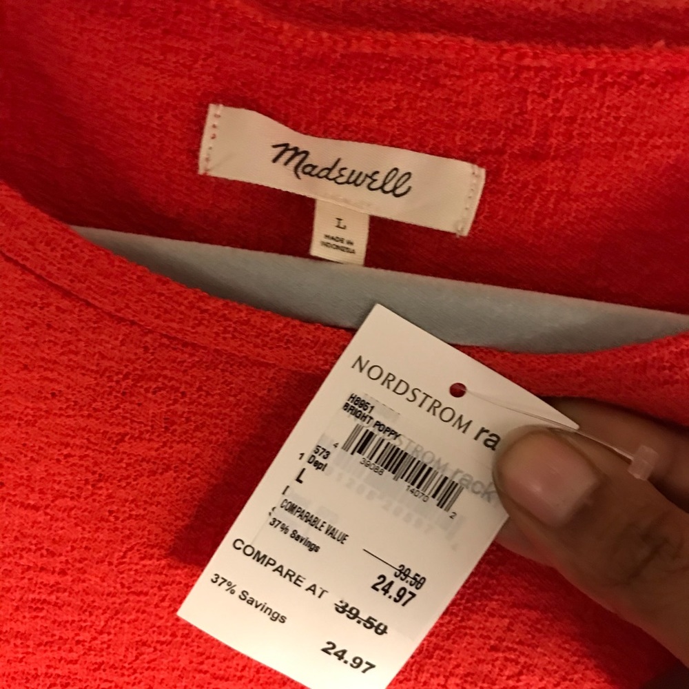 Red top - Picture 3 of 3